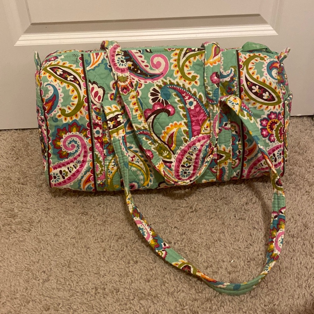 Vera Bradley duffel bag. Great condition!